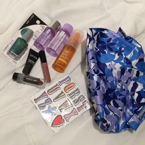 Beauty bundle with cosmetic bag